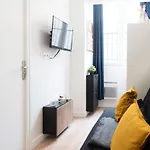Nice Bright Studio Near Montmartre